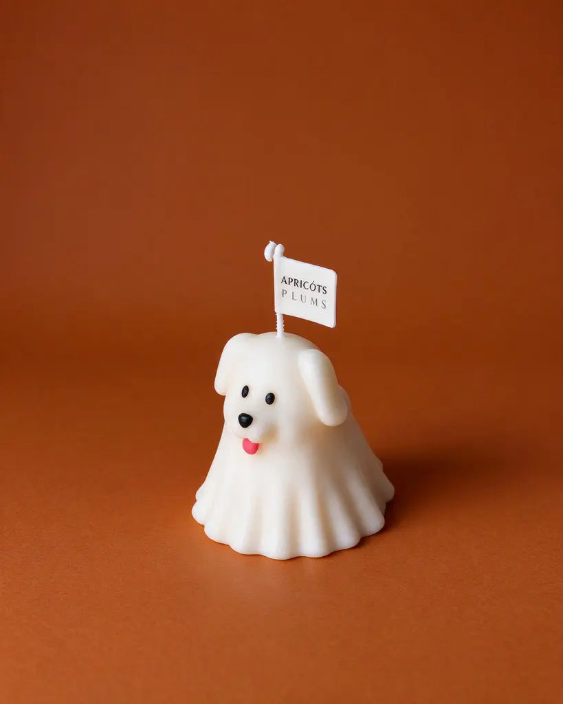 Cute puppy aromatherapy candle gift set featuring white dog-shaped scented candle made with natural plant wax