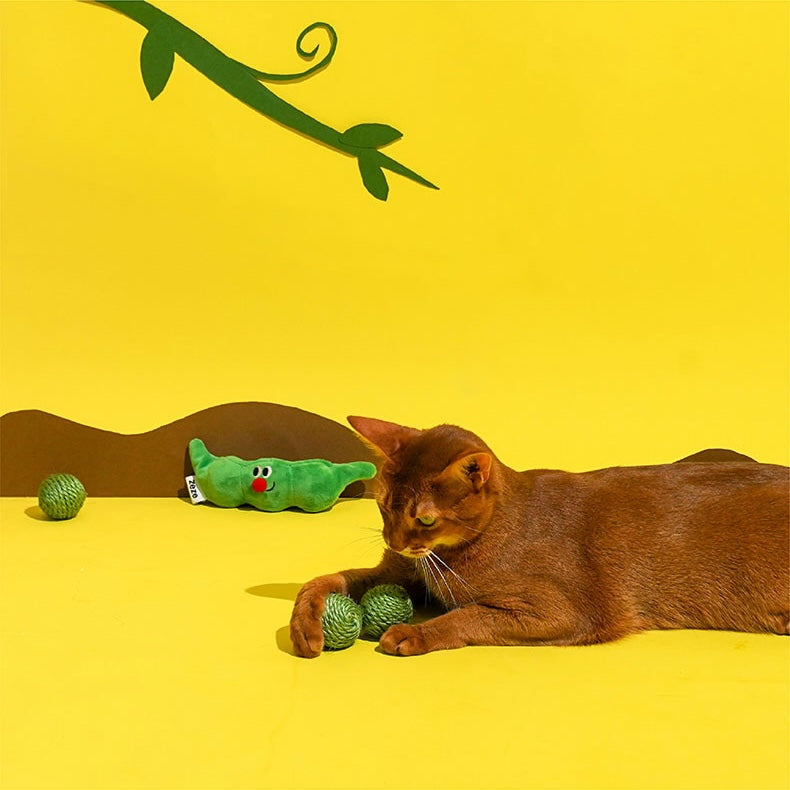 Encourages pouncing, chasing, and interactive play for cats 