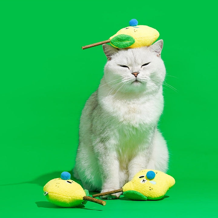 Sour lemon cat toy suitable for small to medium cats 